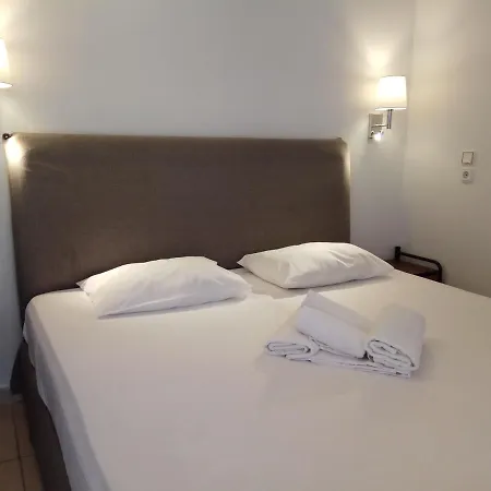 Hotel Delfini Piræus