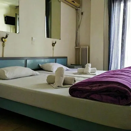 Hotel Delfini Piræus
